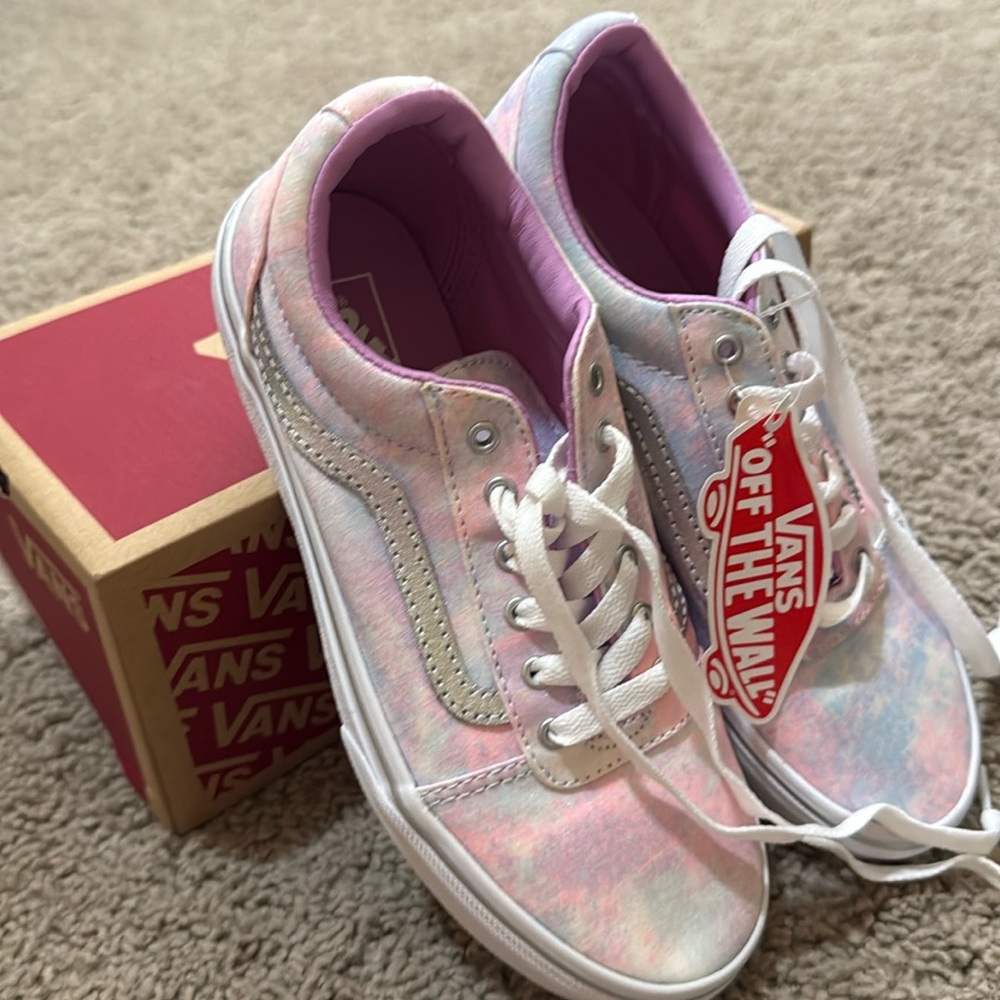 New with tags VANS Ward glitter tie-dye size 4